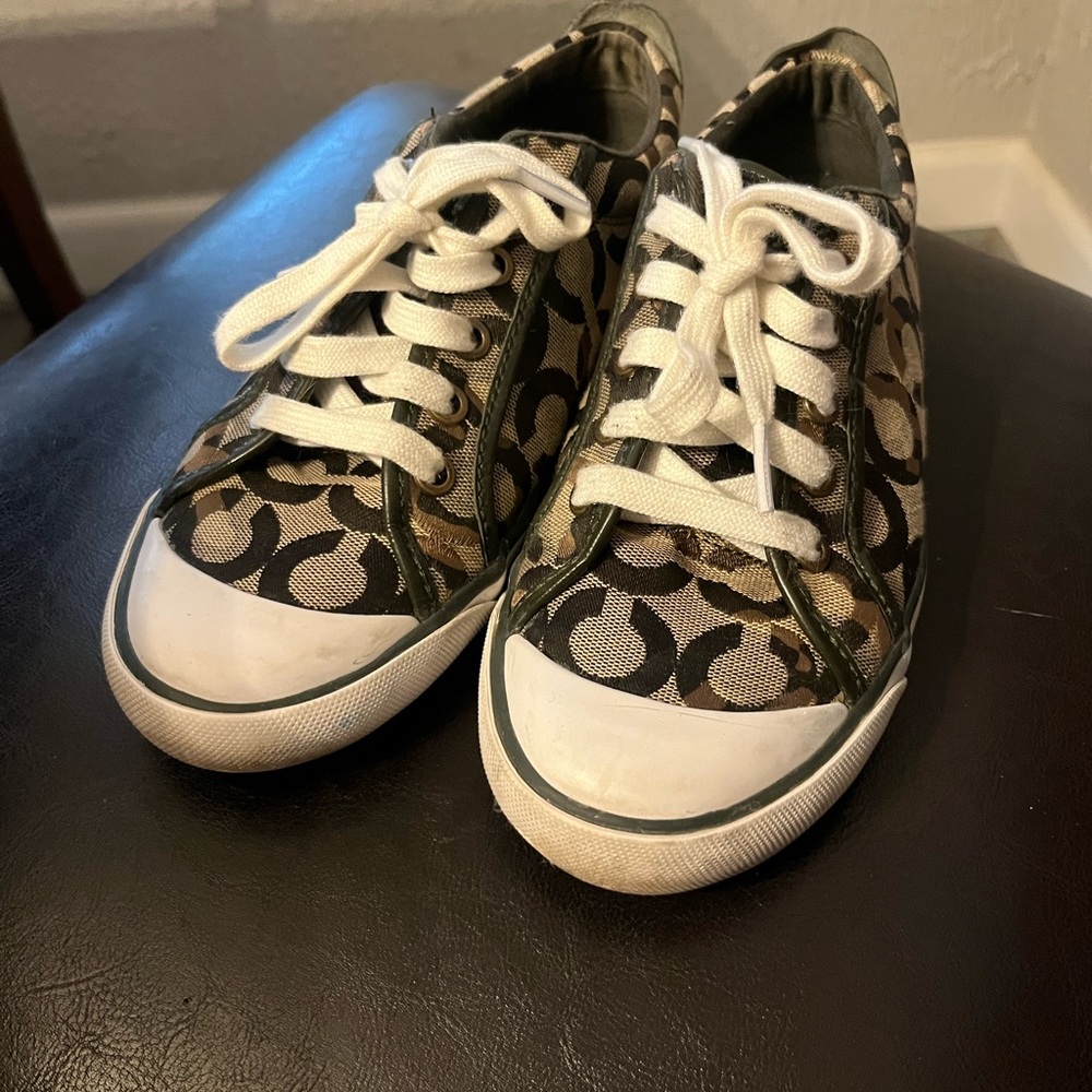 Coach Signature Canvas Low-Top Sneaker